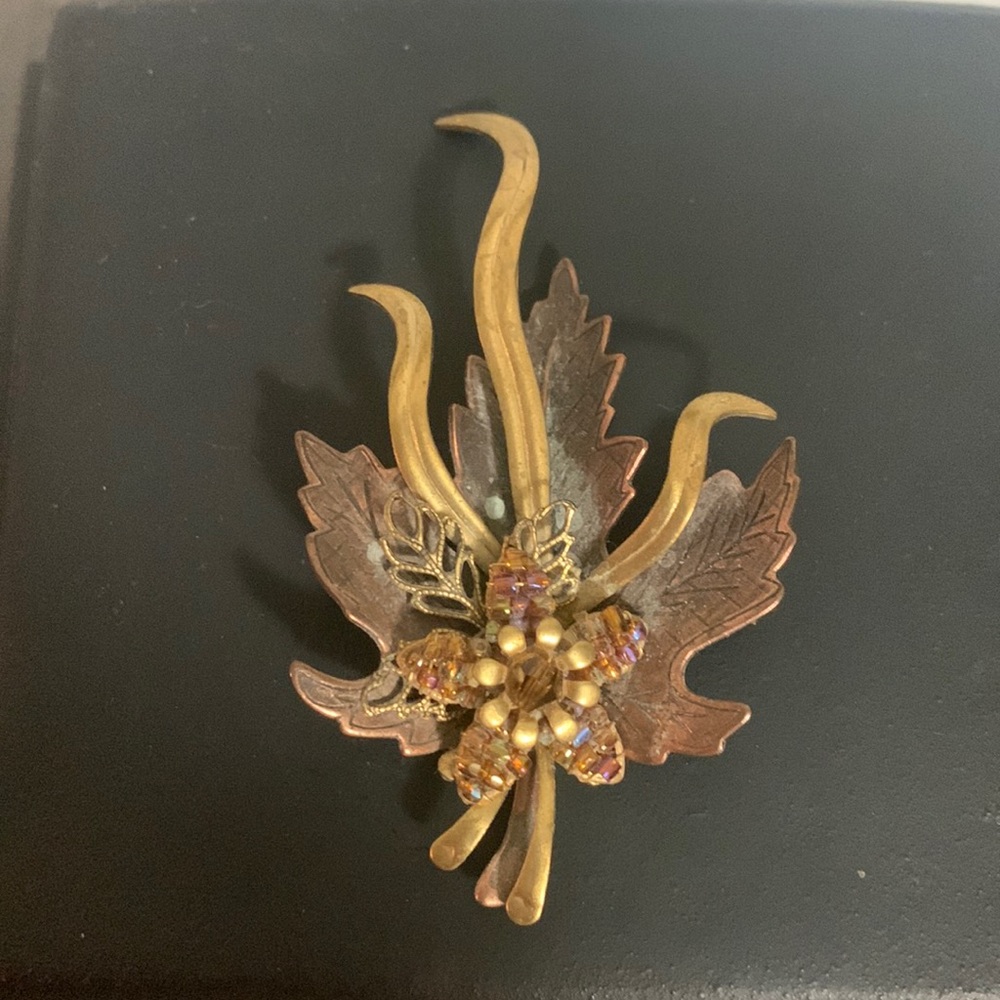 Vintage Cara Stimmel copper tone leaf brooch